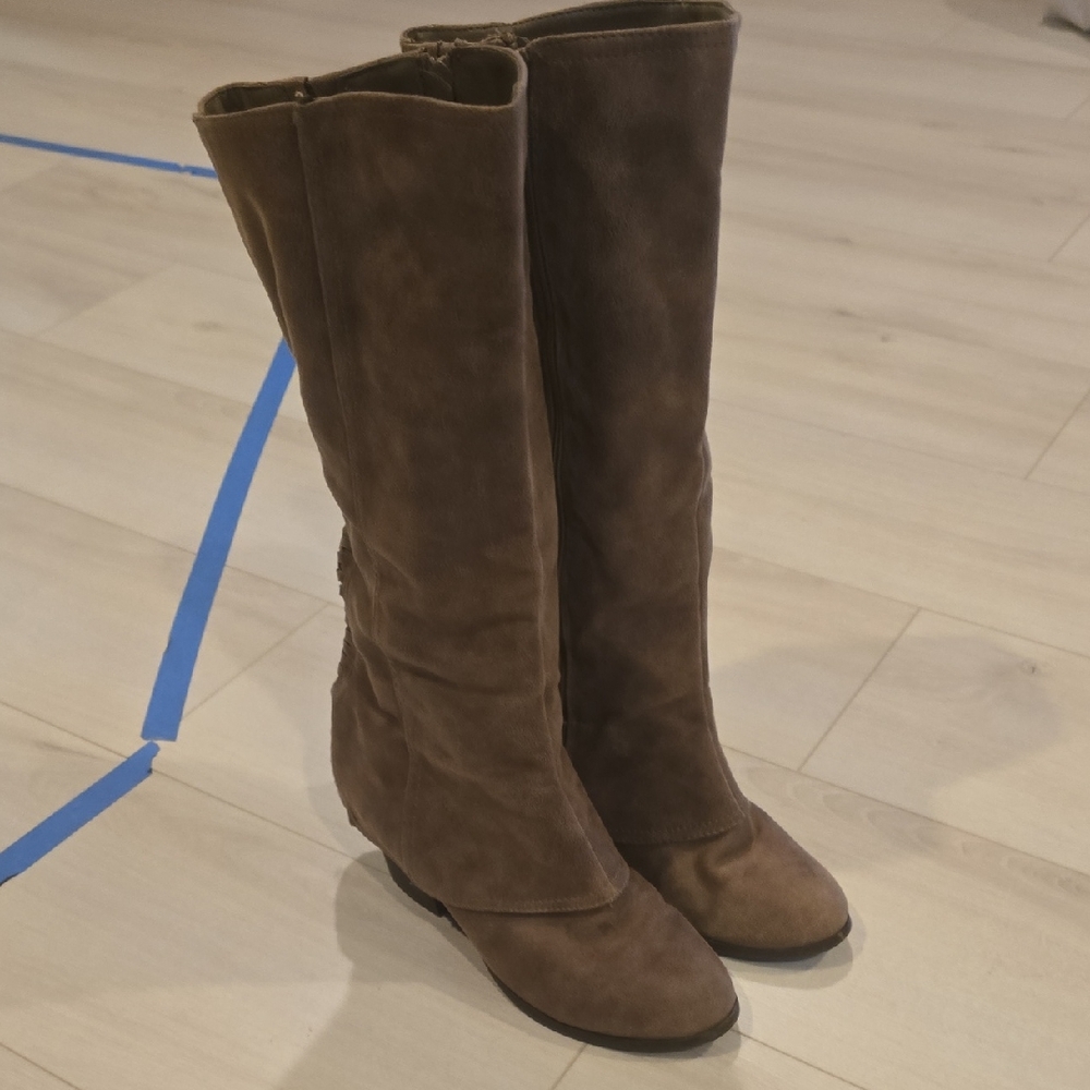 Fergalicious Brown Knee-High Women's Boots Size 9